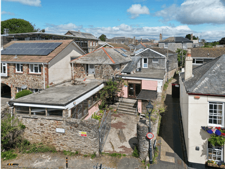 10 Bank Lane, Victoria Street, Totnes TQ9 5EH